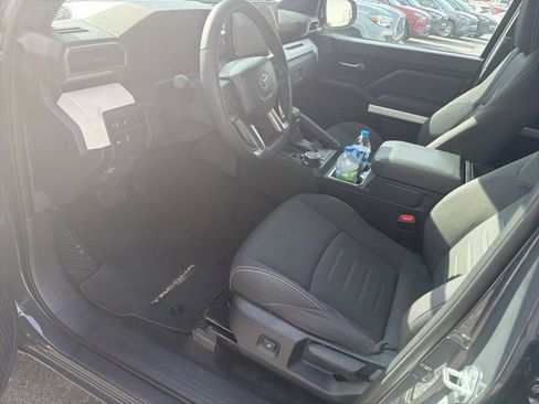 Used 2024 Toyota Tacoma TRD Off-Road image 5