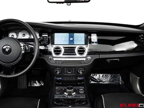 Used 2017 Rolls-Royce Dawn RWD image 26