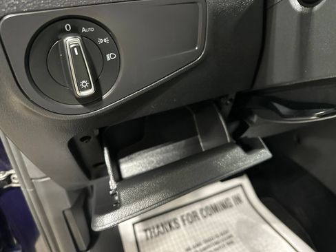 Used 2021 Volkswagen Tiguan SE w/ Panoramic Sunroof Package AWD/4WD image 16