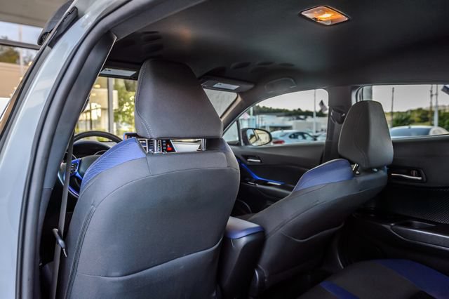 Used 2020 Toyota C-HR XLE FWD image 38