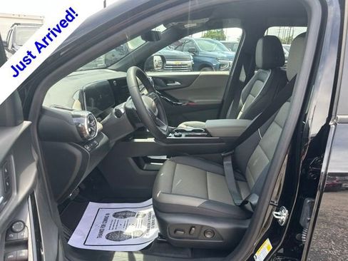 New 2026 Chevrolet Equinox LT w/ Convenience Package II FWD image 16