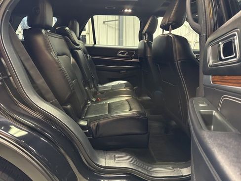Used 2018 Ford Explorer Limited w/ Equipment Group 301A image 27