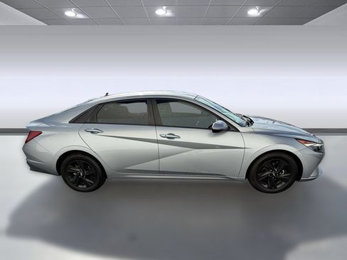 Used 2021 Hyundai Elantra SEL w/ Convenience Package FWD image 7