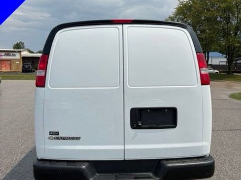 Used 2021 Chevrolet Express 2500 w/ Driver Convenience Package RWD image 5