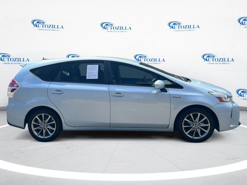 Used 2015 Toyota Prius V FWD image 6
