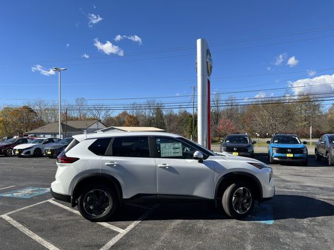 New 2026 Nissan Rogue SV image 8