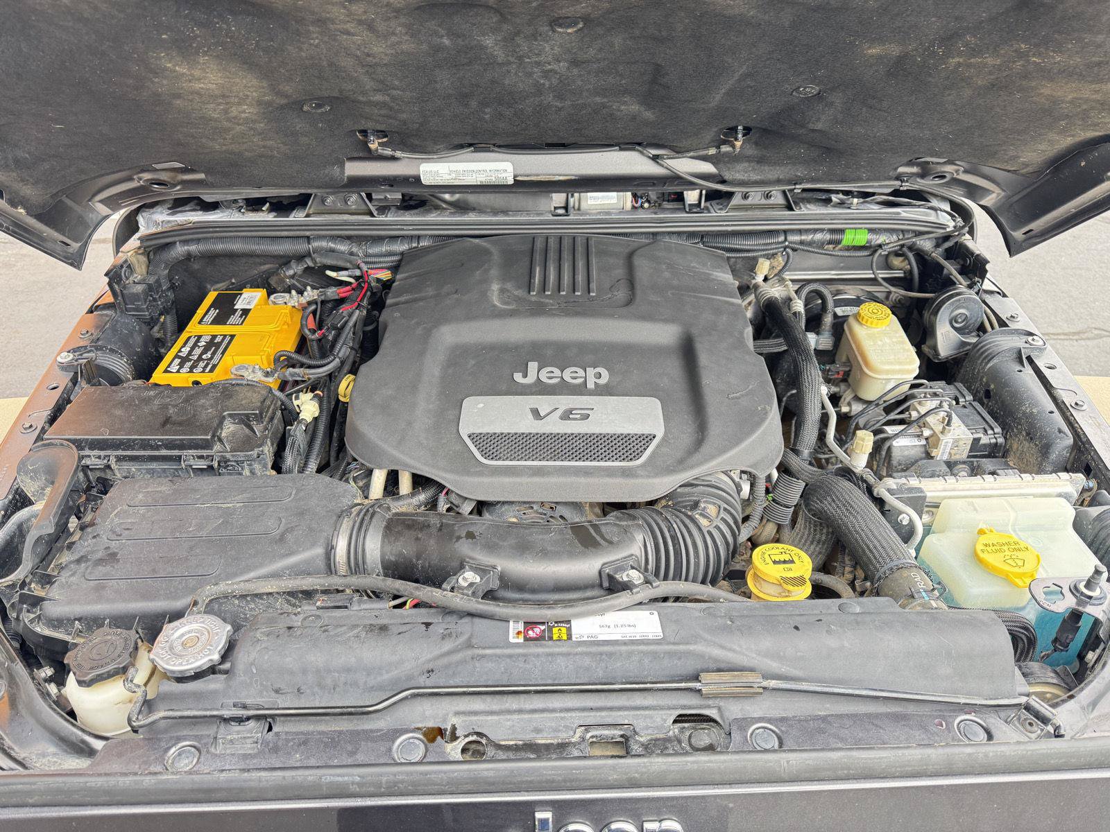 Used 2016 Jeep Wrangler Unlimited Rubicon w/ Connectivity Group AWD/4WD image 22