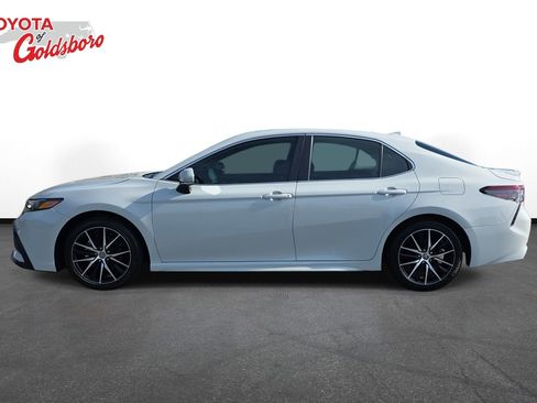 Used 2024 Toyota Camry SE w/ Convenience Package image 8