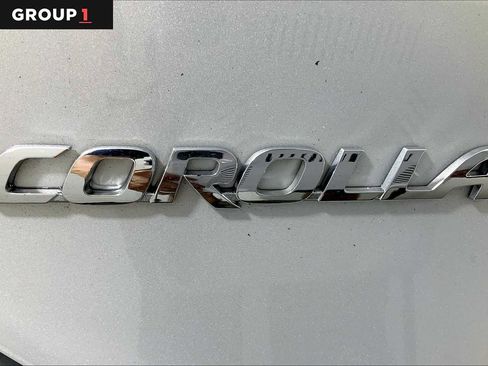 Used 2018 Toyota Corolla LE image 9