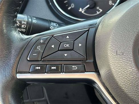 Used 2018 Nissan Rogue Sport SL image 22