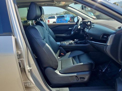 Used 2023 Nissan Rogue SL w/ SL Premium Package FWD image 29
