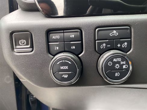 Used 2023 Chevrolet Silverado 1500 LT Trail Boss w/ Protection Package image 18