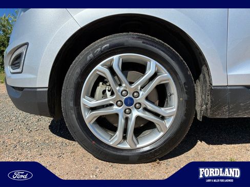 Used 2017 Ford Edge Titanium w/ Technology Package AWD/4WD image 26