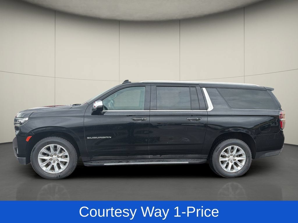 Used 2023 Chevrolet Suburban Premier RWD image 5