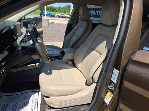 Used 2022 Lincoln Corsair FWD image 23