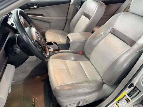 Used 2012 Toyota Camry XLE image 5