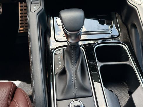 Used 2025 Kia Telluride SX w/ SX Captain's Chair Package FWD image 30