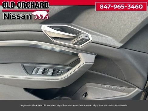 Used 2024 Audi Q8 e-tron Premium Plus image 10