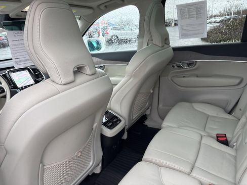 Certified 2023 Volvo XC90 B5 Plus w/ Protection Package Premier image 34