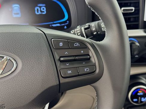 New 2026 Hyundai Venue SEL FWD image 17