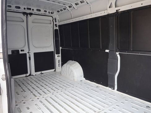 Used 2024 RAM ProMaster 2500 w/ Convenience Group FWD image 15