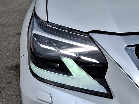 Used 2023 Lexus GX 460 Premium image 10