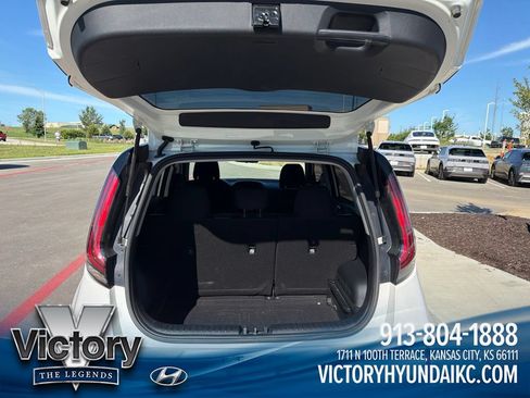 Used 2023 Kia Soul LX FWD image 7