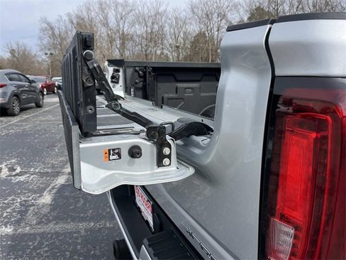 Used 2021 GMC Sierra 2500 Denali w/ Denali Ultimate Package image 11