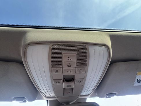 Used 2014 Mercedes-Benz E 350 4MATIC Sedan image 34