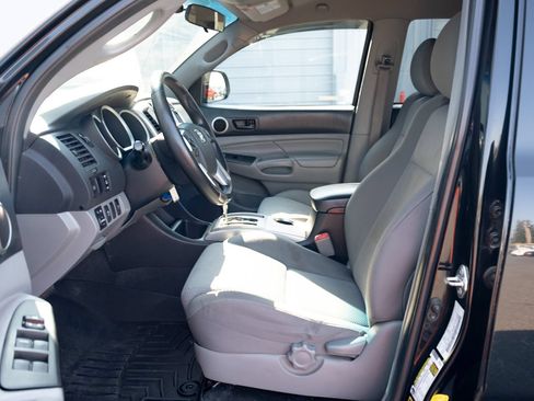 Used 2015 Toyota Tacoma 4x4 Double Cab w/ TRD Sport Package image 10