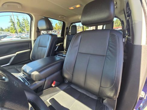 Used 2017 Nissan Titan SL w/ SL Towing Convenience Package AWD/4WD image 22
