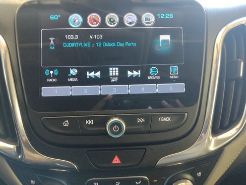 Used 2018 Chevrolet Equinox Premier FWD image 25