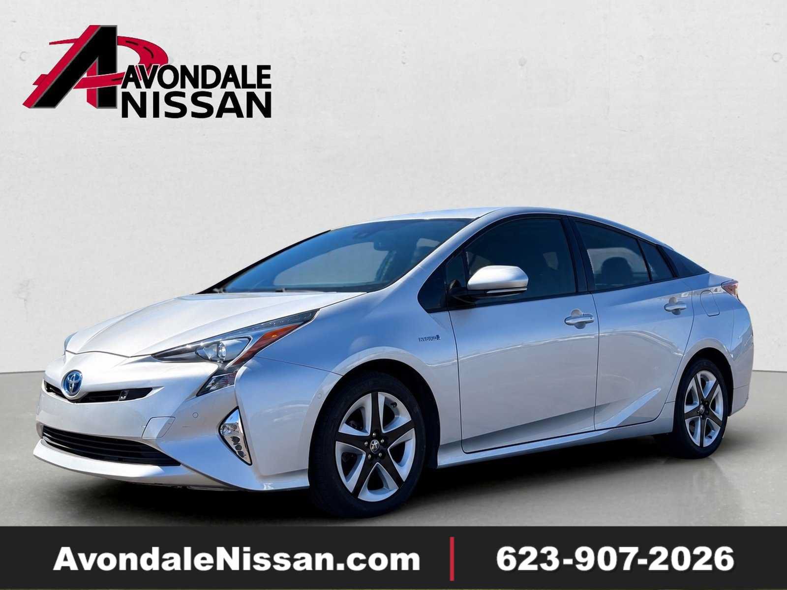 Used 2017 Toyota Prius Three Touring FWD image 1