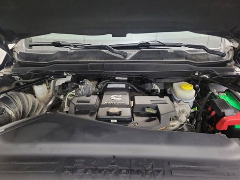 Used 2020 RAM 3500 Laramie image 31