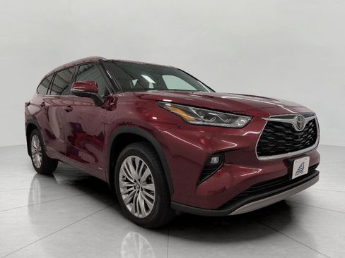 Used 2026 Toyota Highlander Platinum AWD/4WD image 1