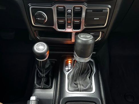 Certified 2021 Jeep Wrangler Unlimited Sahara AWD/4WD image 18
