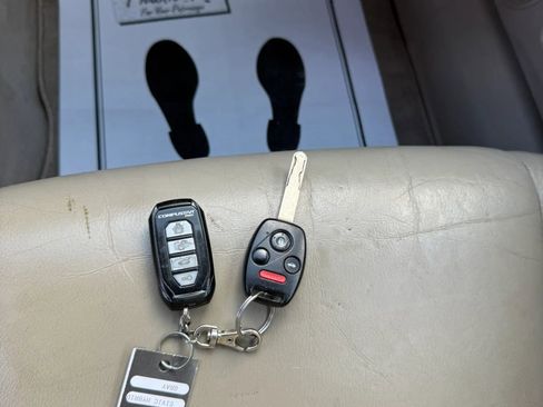 Used 2010 Honda Civic Hybrid Sedan image 30