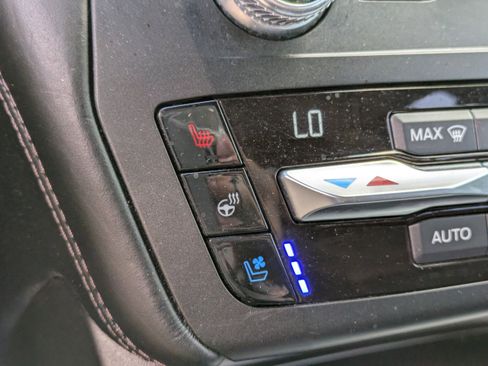 Used 2020 Ford Explorer Platinum w/ Premium Technology Package image 28