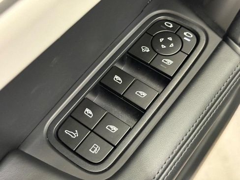 Certified 2025 Porsche Cayenne S AWD/4WD image 24