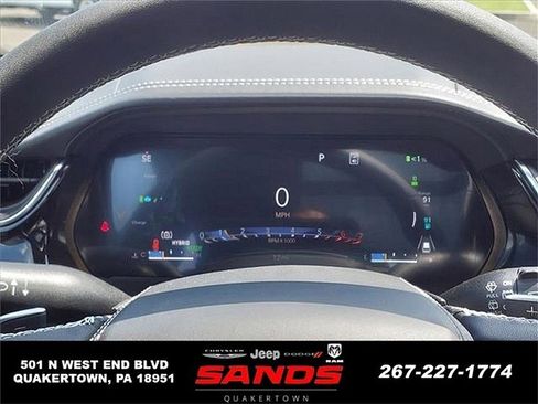 New 2023 Jeep Grand Cherokee Overland w/ Luxury Tech Group IV image 14