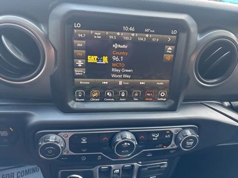 Used 2023 Jeep Wrangler Sport S image 14