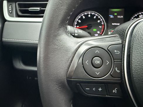 Used 2022 Toyota RAV4 XLE Premium image 21