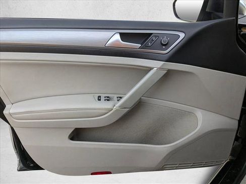 Used 2015 Volkswagen Golf TDI SE image 13