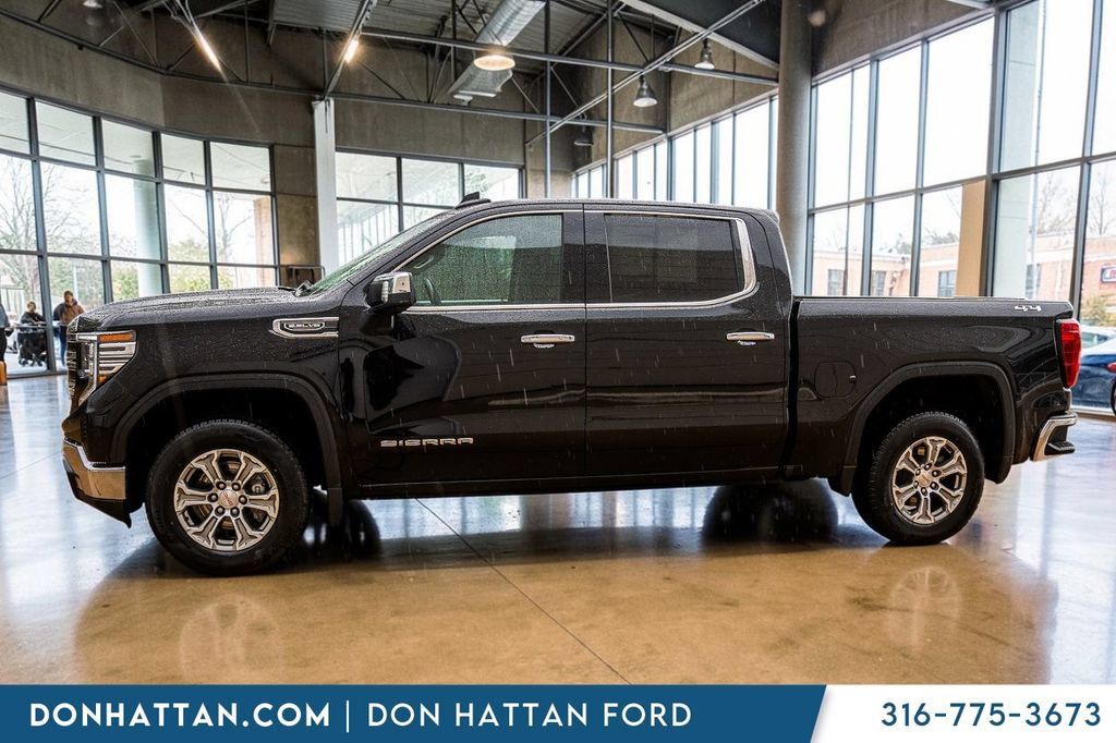 Used 2025 GMC Sierra 1500 SLT AWD/4WD image 2
