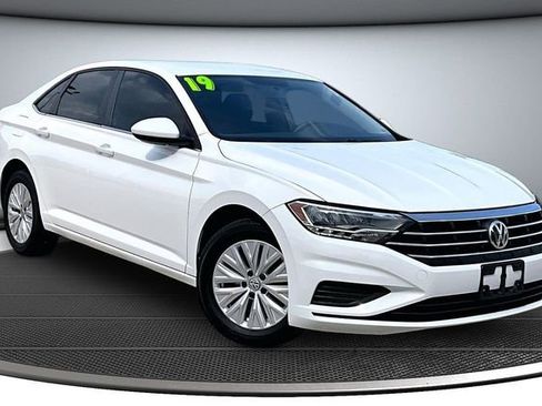 Used 2019 Volkswagen Jetta S w/ Driver Assistance Package FWD image 3