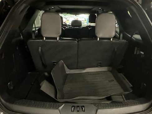 Used 2020 Ford Explorer XLT w/ Equipment Group 202A AWD/4WD image 26