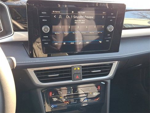 New 2026 Volkswagen Taos SEL image 9