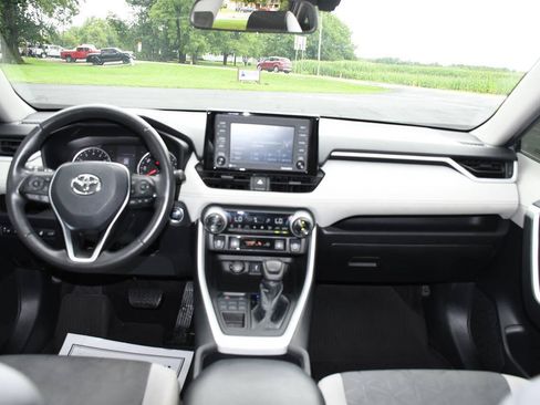 Used 2021 Toyota RAV4 XLE w/ Convenience Package AWD/4WD image 27