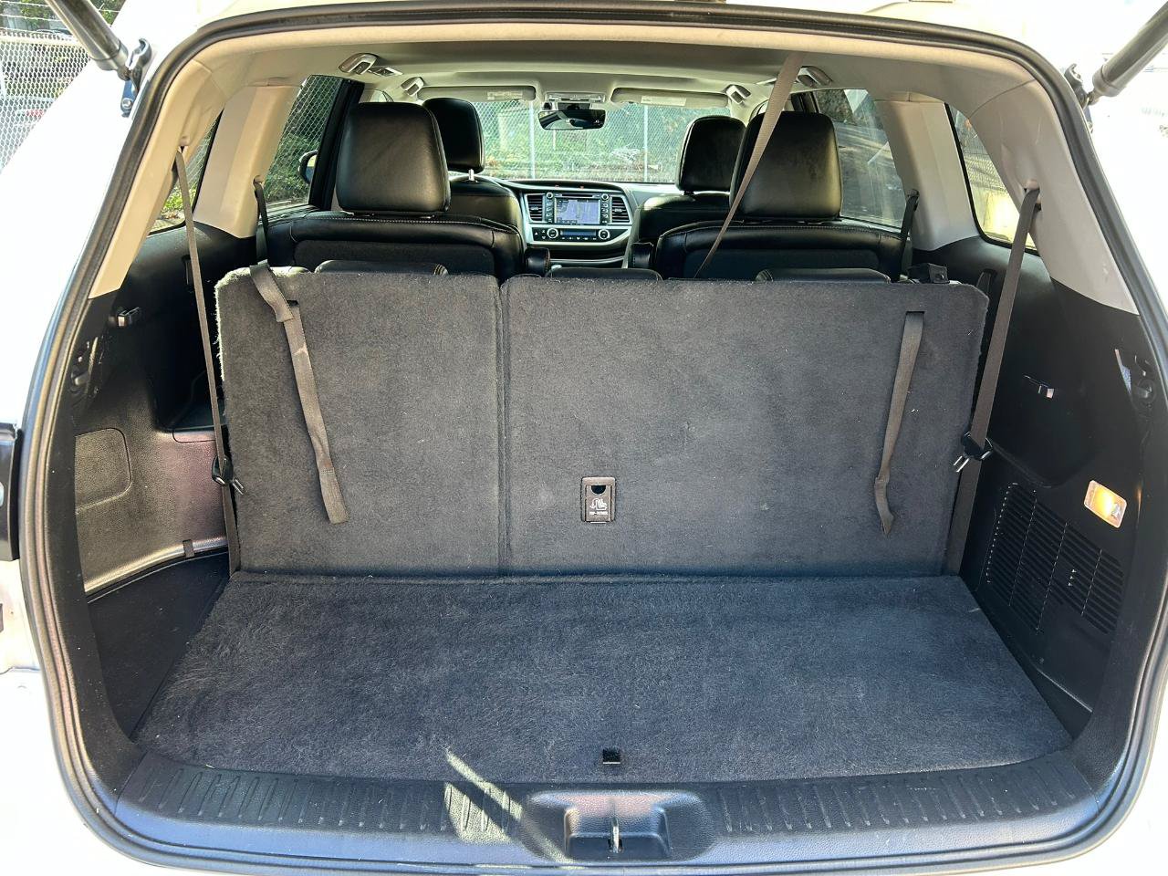 Used 2018 Toyota Highlander Limited AWD/4WD image 17