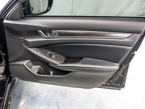Used 2018 Honda Accord Sport image 29
